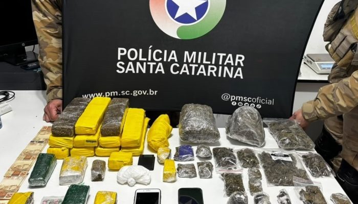 1782682200_policiahomemepresocommaisde10kgdedrogasemchapecoapostentativadefugadapm1858_6a3fc10cbc760.jpeg