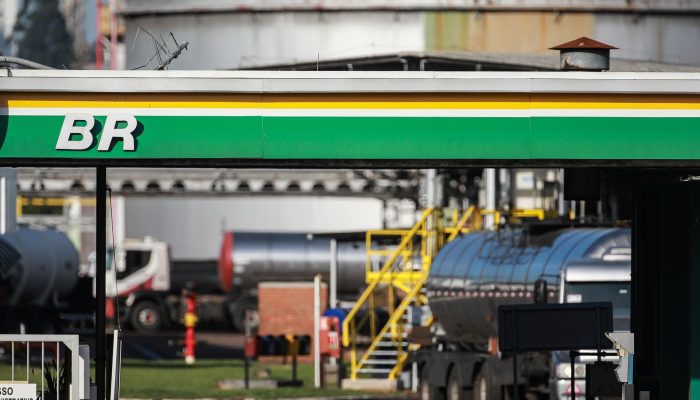 2019-05-07t131900z_6993045_rc15f3e59060_rtrmadp_3_petrobras-divestiture-refineries.jpg