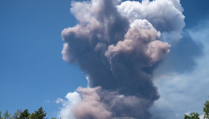 2025-06-02t120422z_16860422_rc29uearojan_rtrmadp_3_italy-volcano-etna.jpg