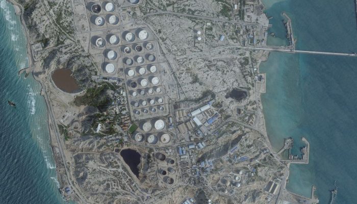 2026-03-14t000317z_1_lynxmpem2d005_rtroptp_4_iran-crisis-oil-kharg.jpg