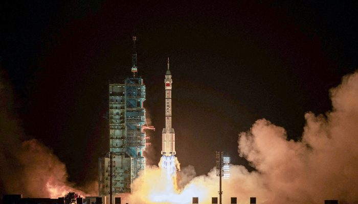 2026-05-24t161438z_1039812777_rc2rfla4mpv6_rtrmadp_3_space-exploration-china-shenzhou.jpg