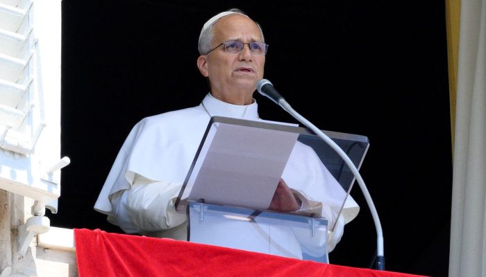 2026-08-09t161318z_1_lynxmpem780ag_rtroptp_4_pope-prayer.jpg