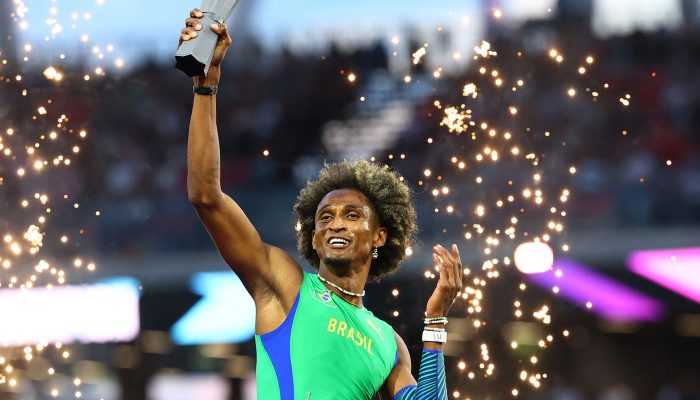 alison_dos_santos_recorde_mundial_2026_atletismo.jpg