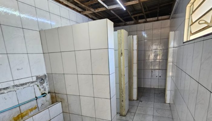 banheiro-atras-da-prefeitura-ficara-fechado-para-reformas-depois-de-ser-vandalizado1788466157.jpg