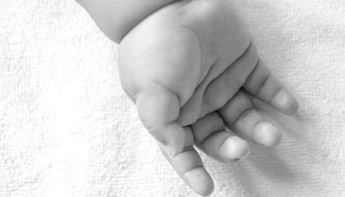 bebe-de-um-ano-e-meio-morre-afogado-em-piscina-em-cruz-alta1789669261.jpg