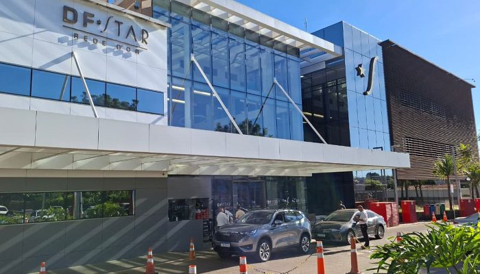 bolsonaro_e_internado_para_cirurgia_no_ombro_em_hospital_de_brasilia01.jpg