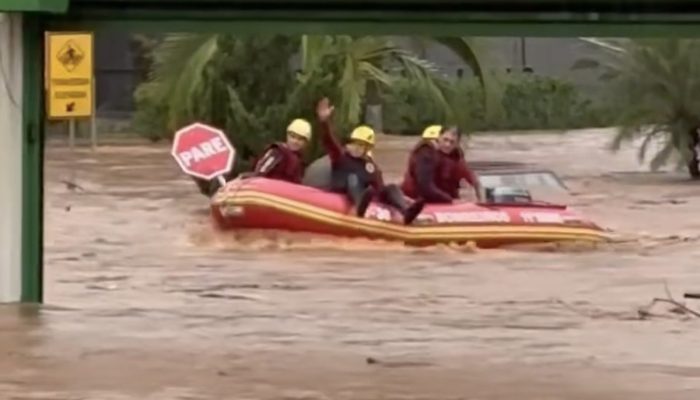 bombeiros-barco-resgate-feirantes-joacaba.jpg