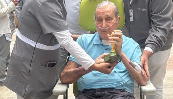 carlos_alberto_parreira_recebe_alta_apos_80_dias_internado01.jpg