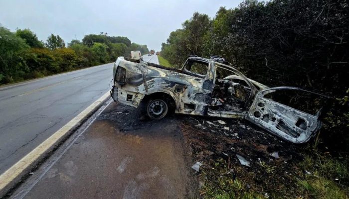 carro-pega-fogo-apos-colisao-frontal-na-ers-135-entre-coxilha-e-passo-fundo.jpg