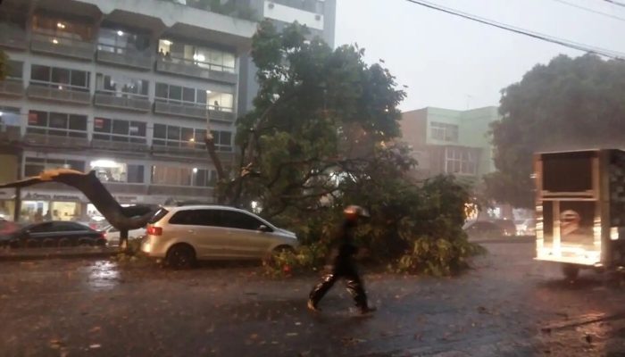 chuva_surpreende_belo_horizonte.jpg