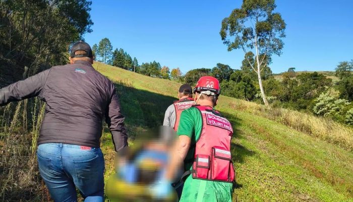 condutor-fica-ferido-em-acidente-com-trator-na-divisa-de-sao-valentim-e-barao-de-cotegipe.jpg
