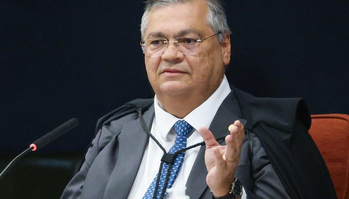 dino-declara-perda-de-objeto-em-pedido-de-tabet-sobre-nossa-senhora1790875638.jpg