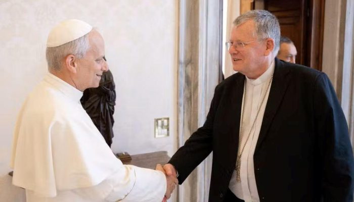 papa-leao-xiv-se-recupera-de-cirurgia-de-cancer-de-pulmao-no-vaticano.jpg