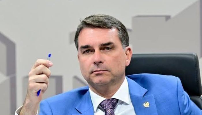 plano-de-governo-de-flavio-bolsonaro-preve-corte-de-ministerios-mudancas-no-stf-e-endurecimento-na-s.jpeg