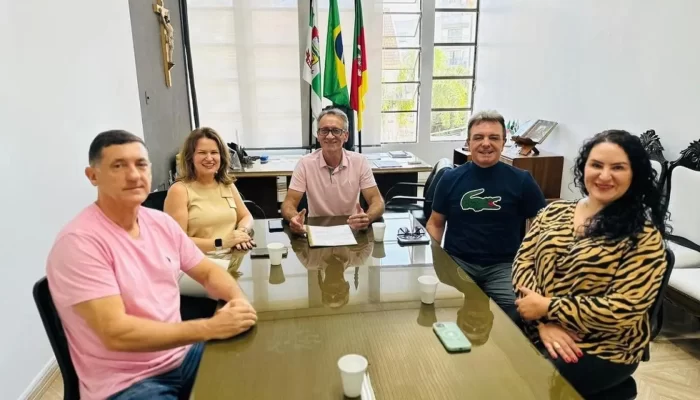 presidente-carlinhos-magrao-recebe-nova-diretoria-do-consepro-e-reforca-parceria-pela-seguranca-publ.webp