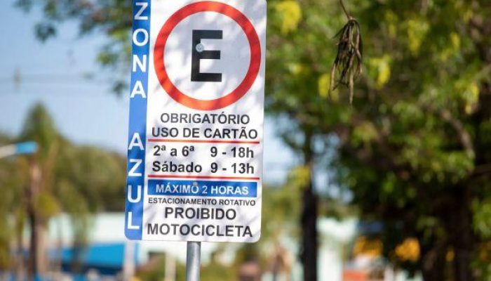 projeto-aprovado-na-camara-preve-fim-de-pontos-na-cnh-para-infracoes-na-zona-azul-entenda-o-que-muda.jpeg